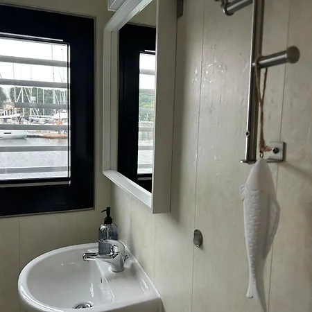 Hébergement de vacances Hausboot Floating 44 In - Boot 1 - Nikse Laboe